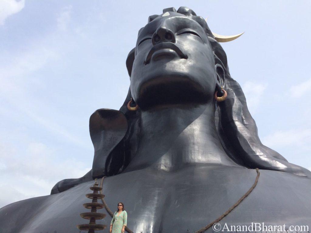 Featured image of post Adiyogi Isha Yoga Center In isha yoga center you will be given neem turmeric balls