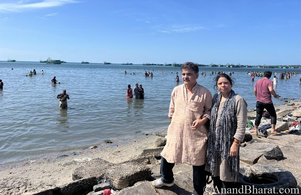 Agni Teertham where devotees take bath before going for 24 Teertham water soaking